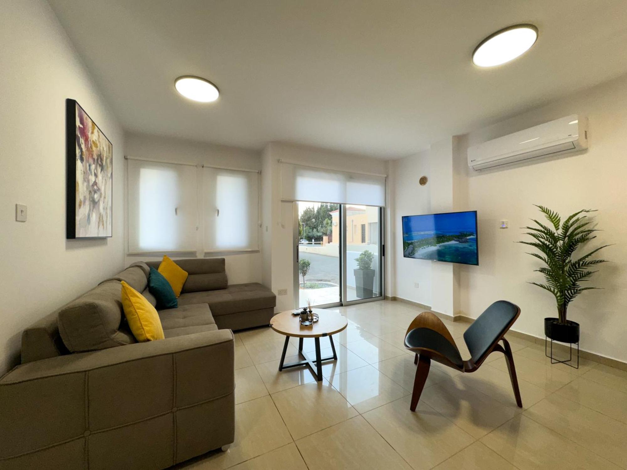 Modern 2br With Pool, Veranda & Garden In Paphos